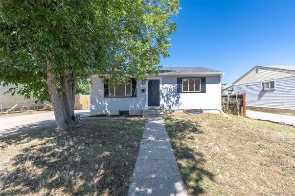 Backyard, Exterior, Facade, Ranch