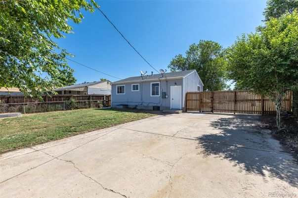 Backyard, Exterior