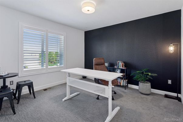 Home Office, Interior