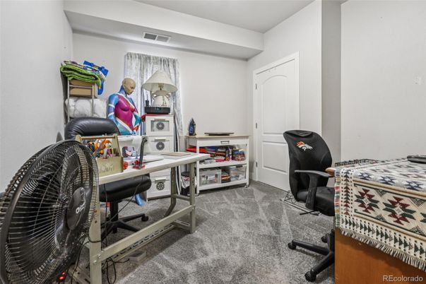 Home Office, Interior