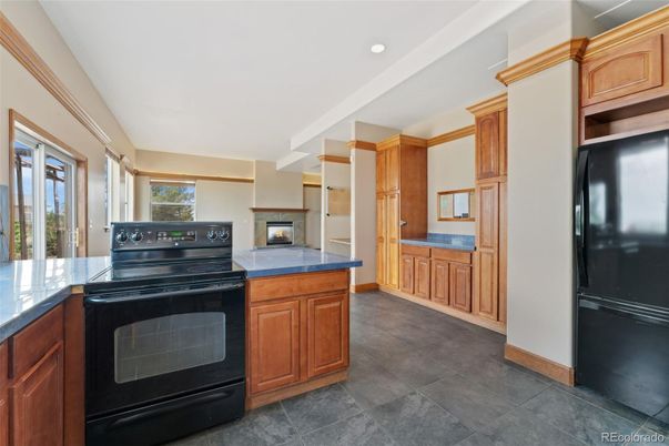 Fireplace, Interior, Kitchen, Recessed Lighting