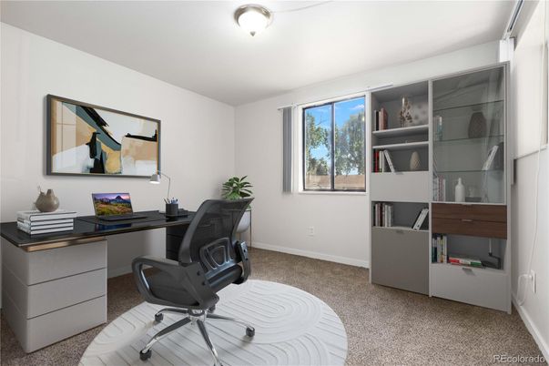 Home Office, Interior