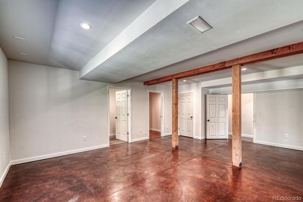 Empty room, Interior, Recessed Lighting