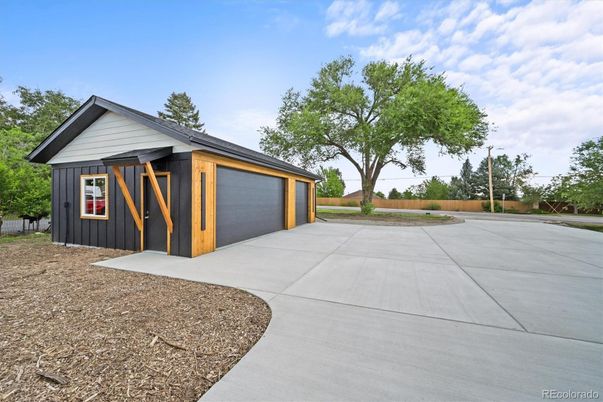 Detached Garage, Exterior