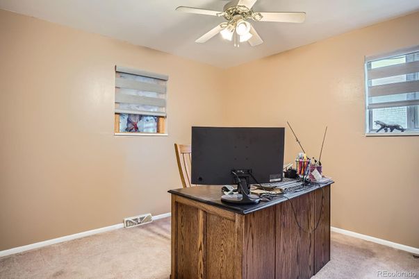 Home Office, Interior