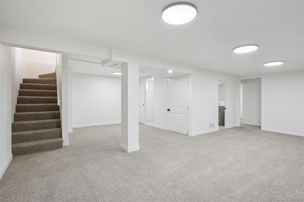 Empty room, Interior, Recessed Lighting