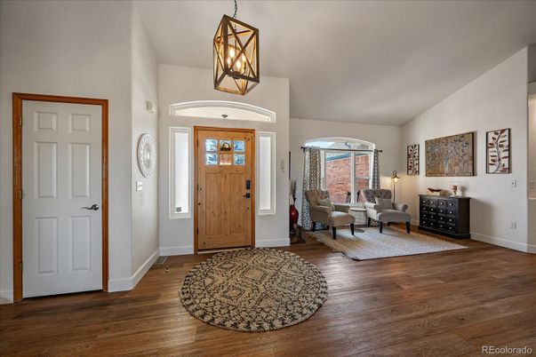 Interior, Pendant Lights, Wood Texture Flooring
