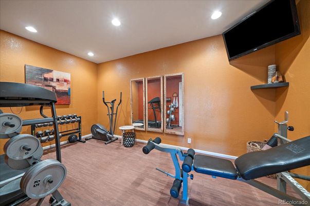 Fitness Equipment, Interior, Recessed Lighting, Wood Texture Flooring