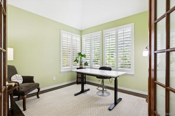 Home Office, Interior
