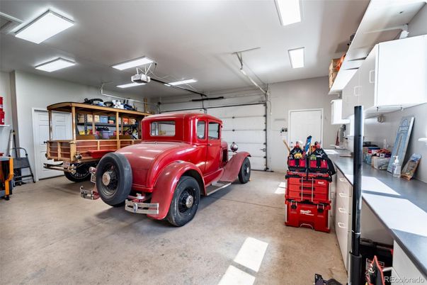 Garage, Interior
