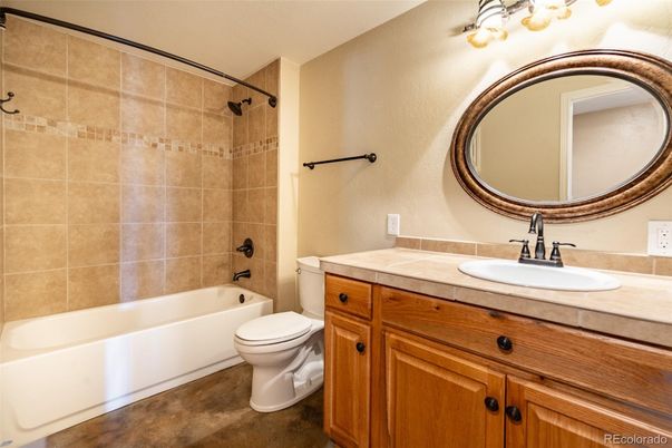 Bathroom, Interior, Tile Countertops