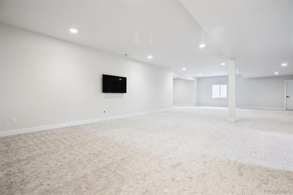 Empty room, Interior, Recessed Lighting