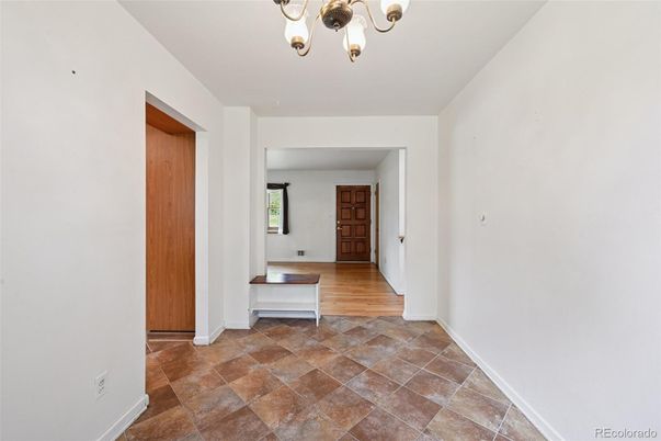 Chandelier, Empty room, Interior, Wood Texture Flooring