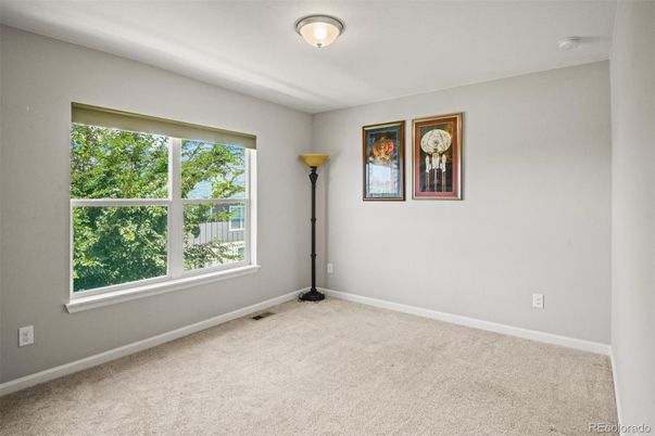 Empty room, Interior
