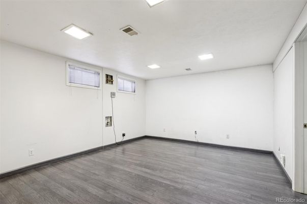 Empty room, Interior, Recessed Lighting, Wood Texture Flooring