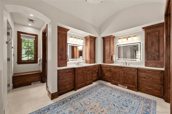 Bathroom, Dual Sink Vanities, Interior, Recessed Lighting