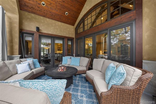 Exterior, Living room, Recessed Lighting