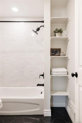 Bathroom, Interior, Recessed Lighting