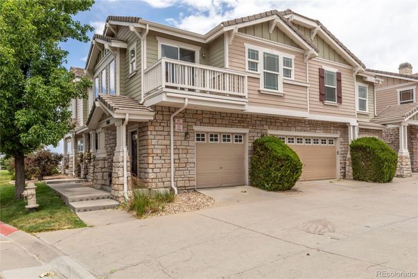 Attached, Exterior, Facade, American Craftsman