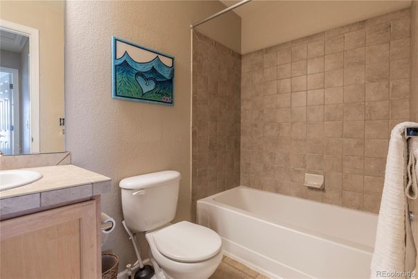 Bathroom, Interior, Tile Countertops
