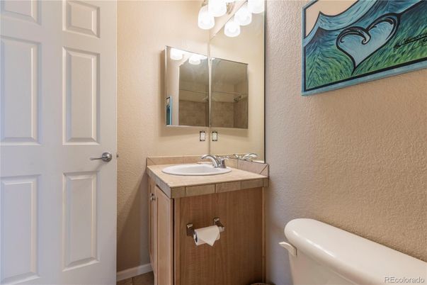 Bathroom, Interior, Tile Countertops