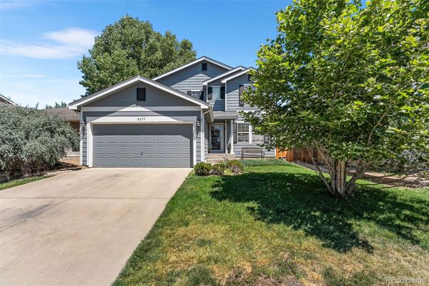Attached, Exterior, Facade, American Craftsman