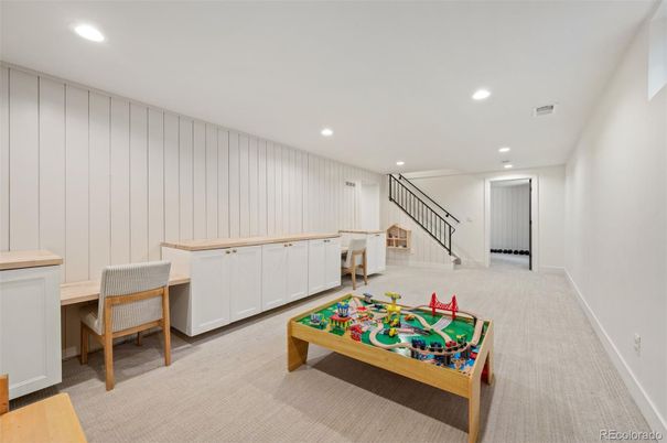 Game Room, Interior, Recessed Lighting