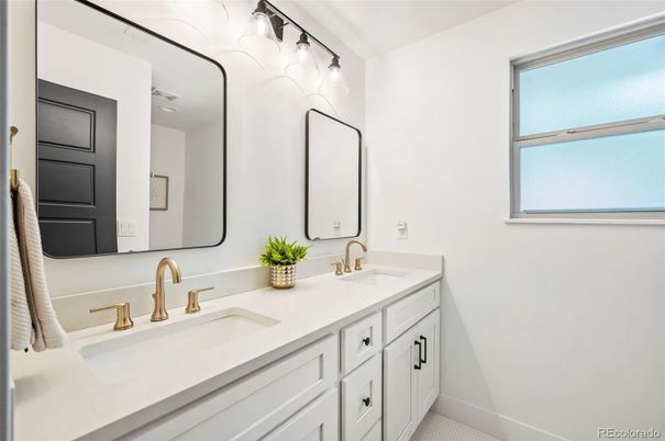 Bathroom, Dual Sink Vanities, Interior
