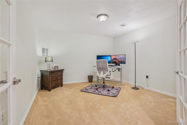 Home Office, Interior