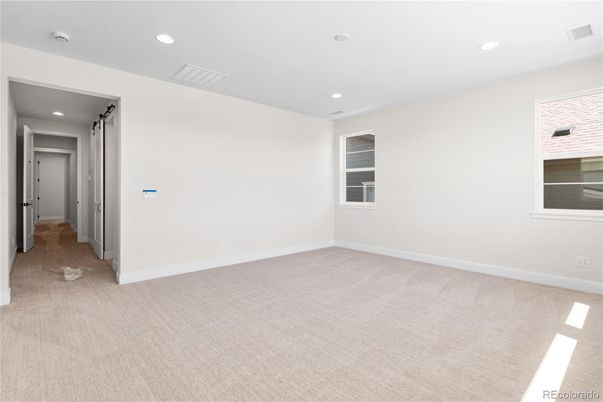 Empty room, Interior, Recessed Lighting