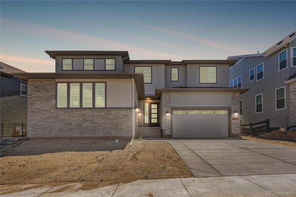 Attached, Exterior, Facade, Modern