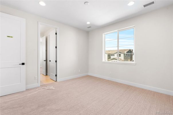 Empty room, Interior, Recessed Lighting