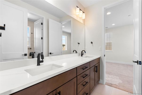 Bathroom, Dual Sink Vanities, Interior, Recessed Lighting