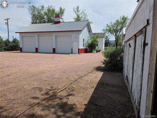 Detached Garage, Exterior