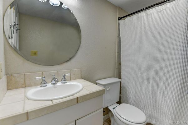 Bathroom, Interior, Tile Countertops
