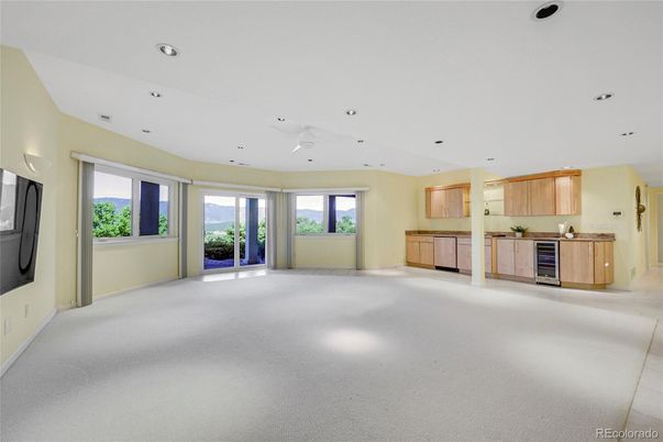 Empty room, Interior, Kitchen, Recessed Lighting