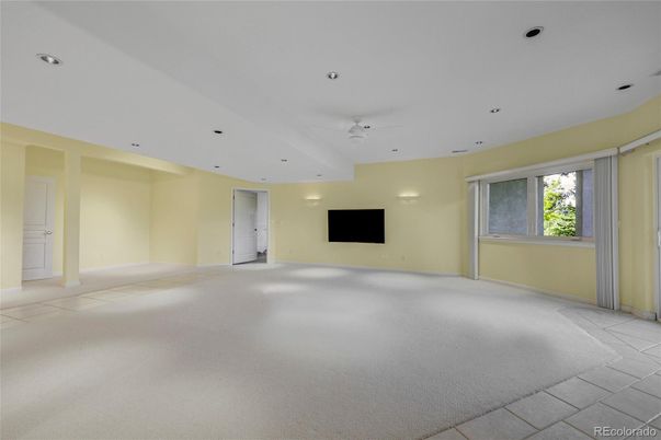Empty room, Interior, Recessed Lighting