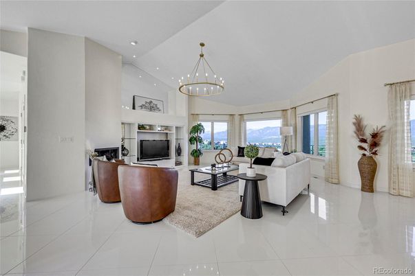 Chandelier, Interior, Living room, Pendant Lights, Recessed Lighting