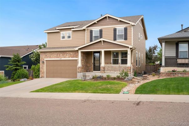 Attached, Exterior, Facade, American Craftsman