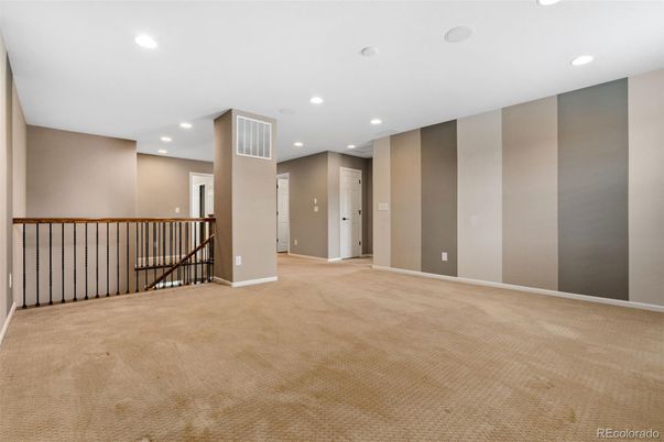 Empty room, Interior, Recessed Lighting
