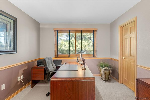 Home Office, Interior