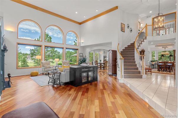 Chandelier, Dining room, Interior, Living room, Recessed Lighting, Wood Texture Flooring