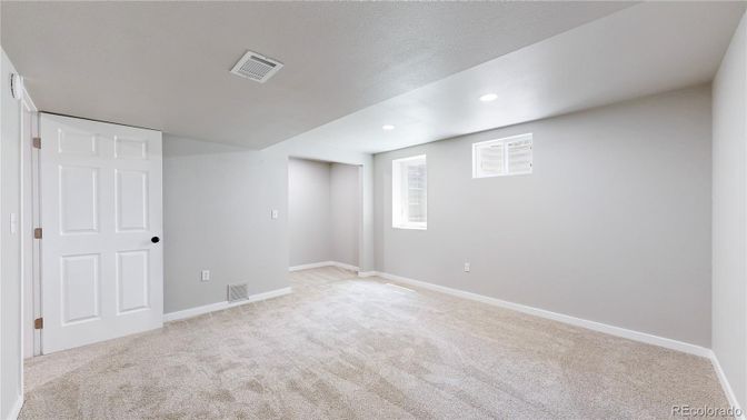 Empty room, Interior, Recessed Lighting