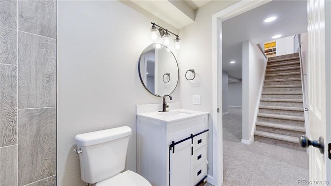 Bathroom, Interior, Recessed Lighting