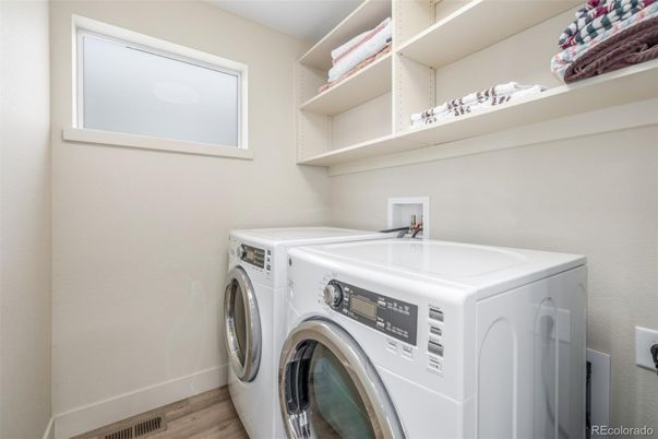 Interior, Washer, Wood Texture Flooring