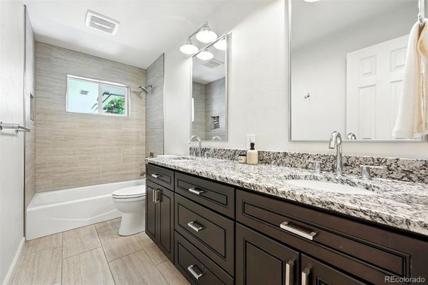 Bathroom, Dual Sink Vanities, Interior