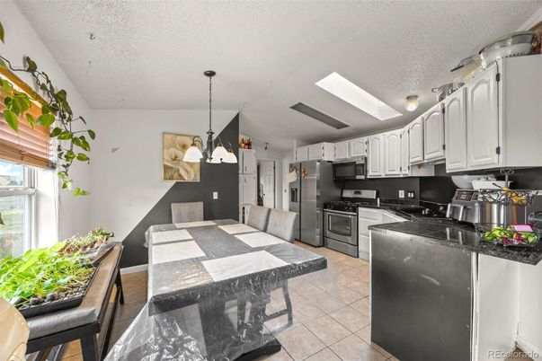 Dining room, Interior, Kitchen, Pendant Lights, Stainless Steel Appliances