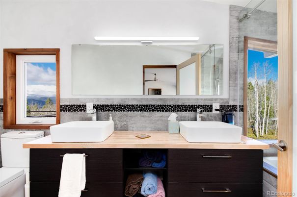 Bathroom, Dual Sink Vanities, Interior