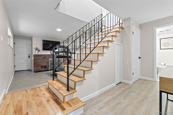 Interior, Recessed Lighting, Wood Texture Flooring