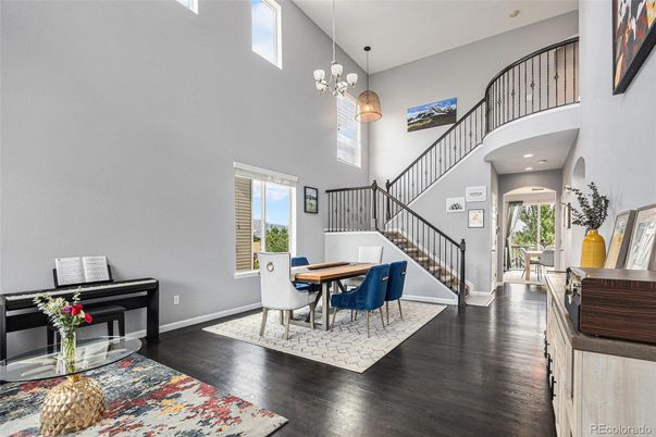 Dining room, Interior, Pendant Lights, Piano, Recessed Lighting, Wood Texture Flooring